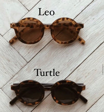 Load image into Gallery viewer, Sunnies - Turtle